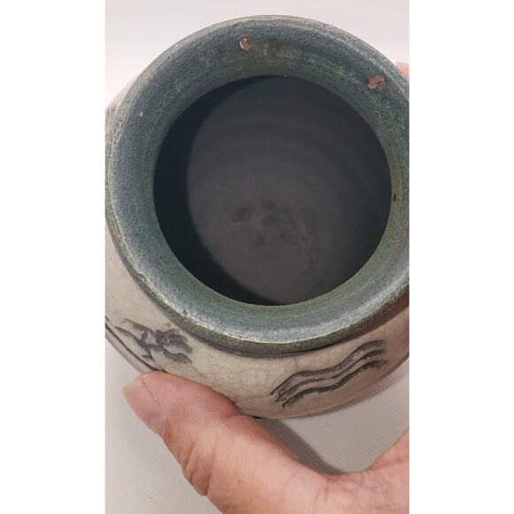 Hawaiian Raku Pottery Vase Signed By C Matti Maui Petroglyphs Faint Chip On Top - Picture 14 of 14